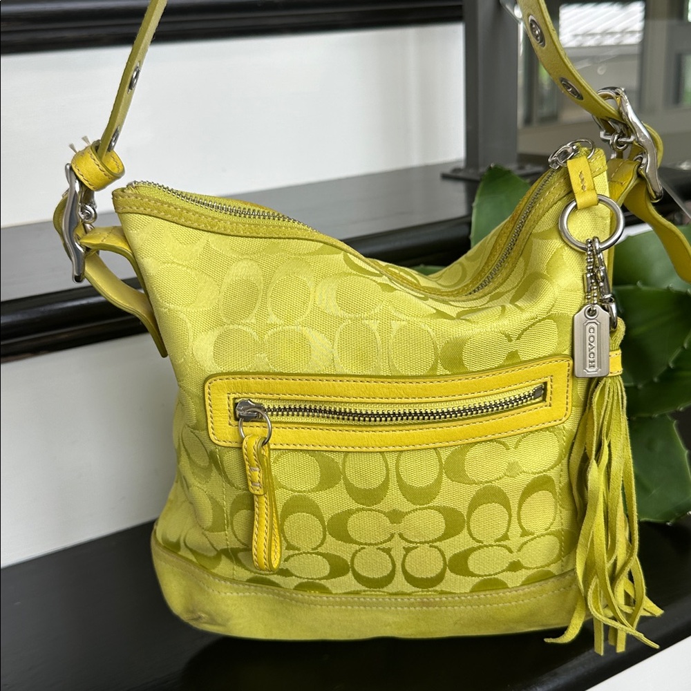 Coach Yellow Green Signature Shoulder Bag - Picture 4 of 16